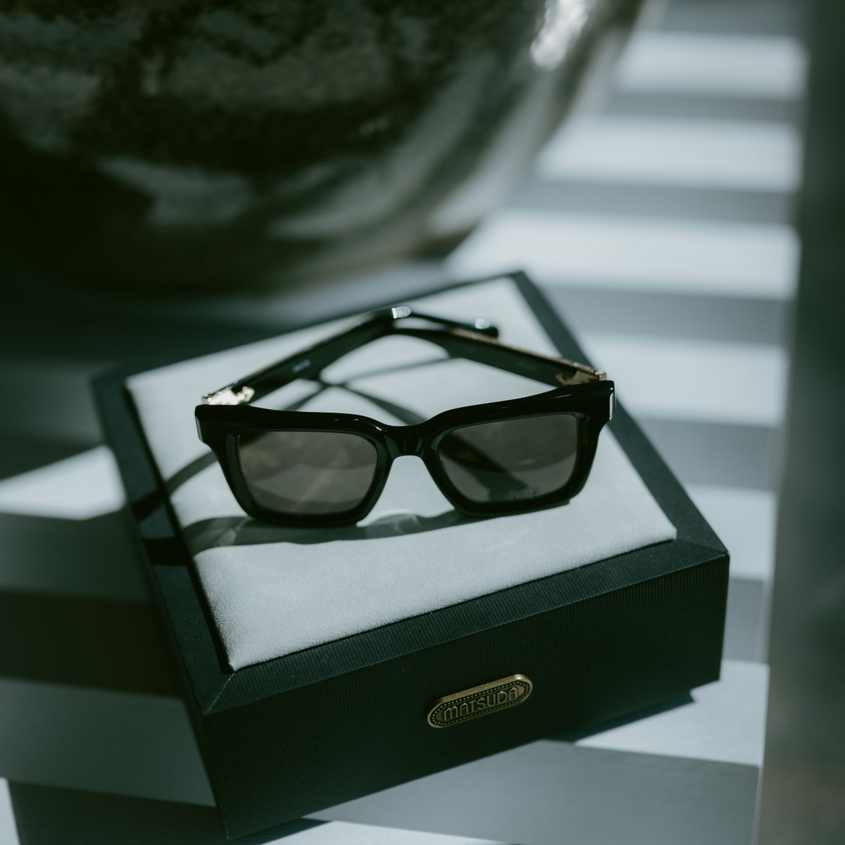 M1033 Sunglasses - Black Grey