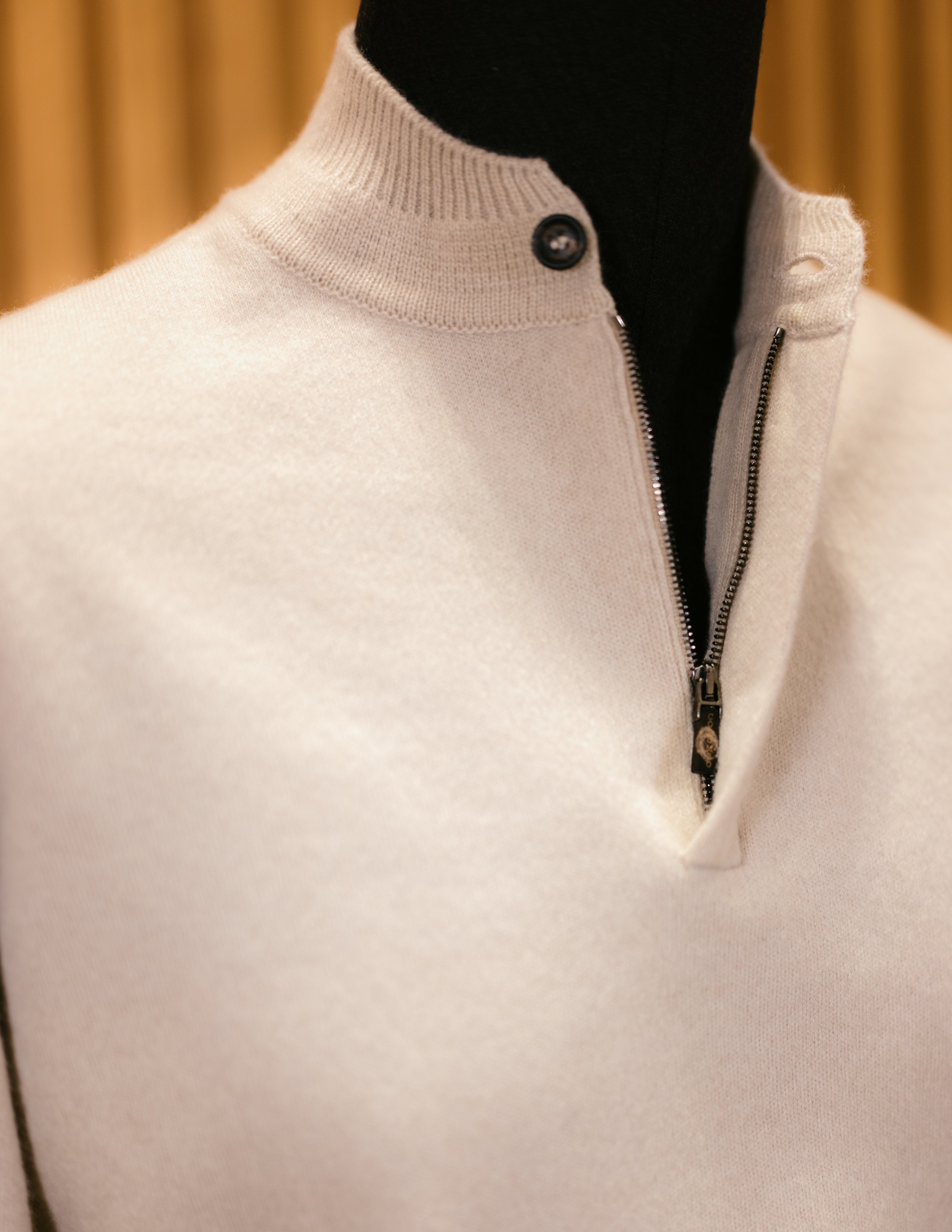 Yangir Blouson Collared Sweater