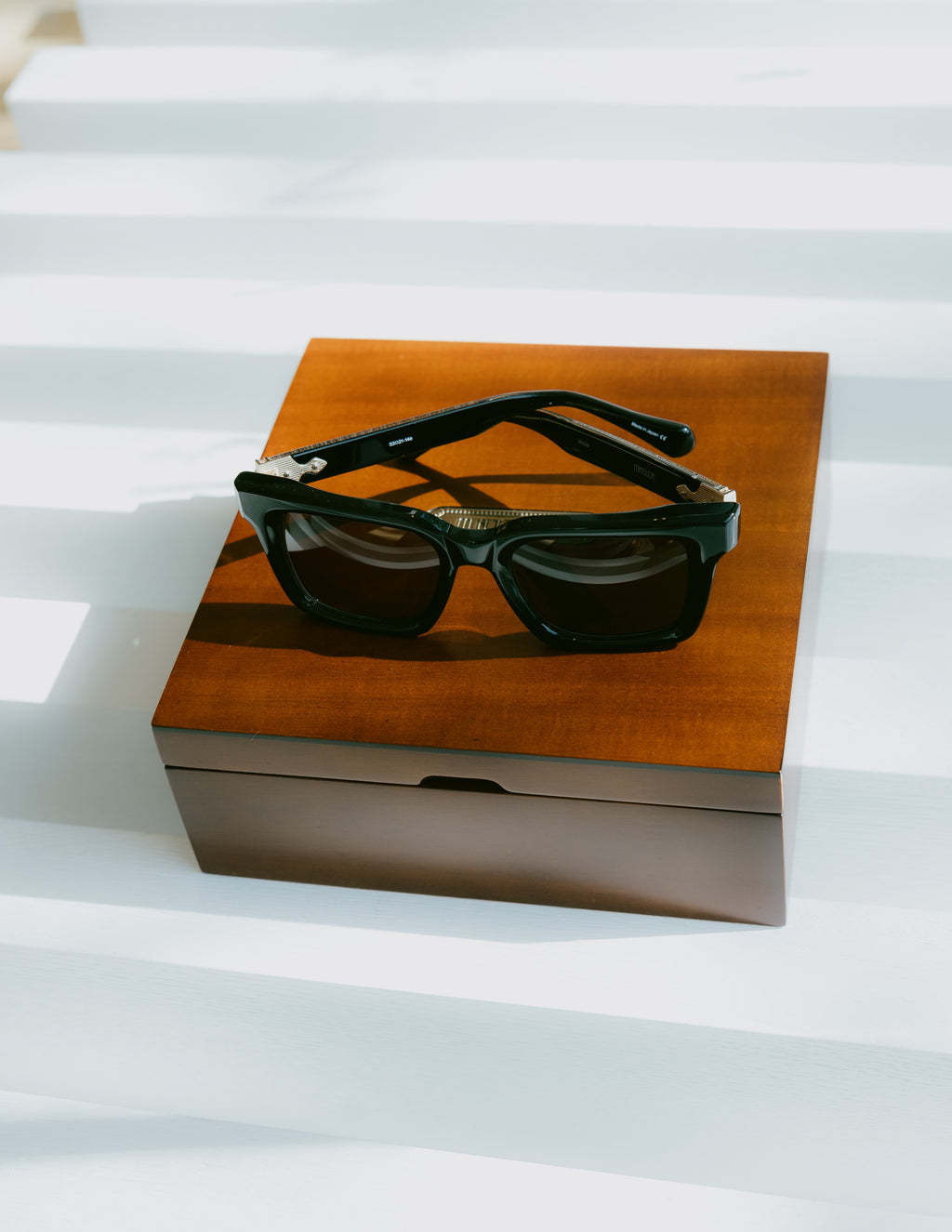 M1033 Sunglasses - Black Grey