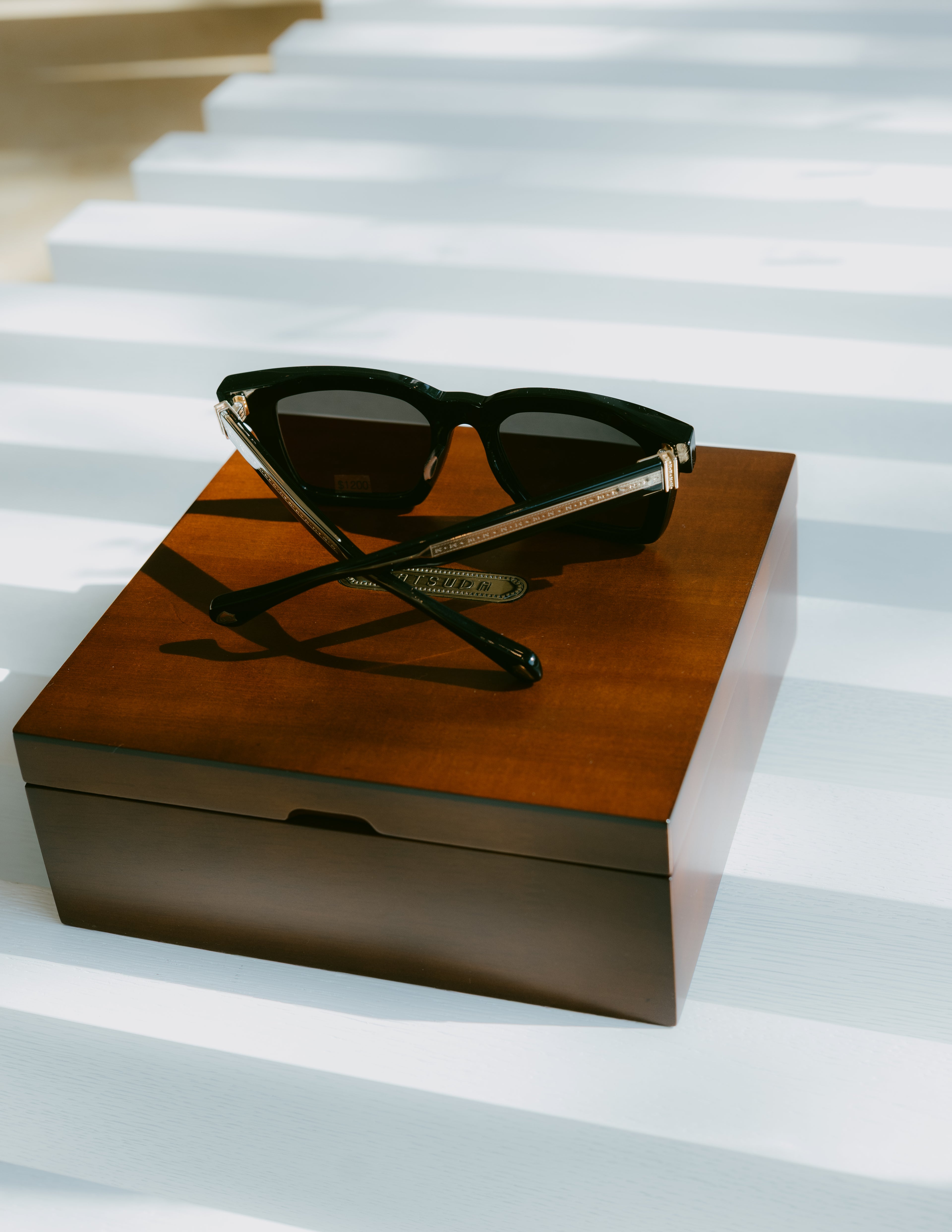 M1033 Sunglasses - Black Grey